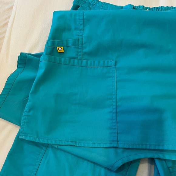 WonderWink small scrub set Used in good condition - Picture 2 of 9